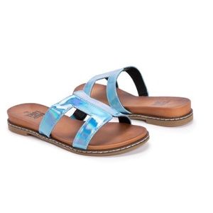 NWT Muk Luks Blue Holographic Nerissa Slide Woman’s Size 7